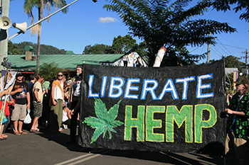 Protest at Nimbin Mardigrass, photo dated 2008 by Mombas2 Peter Terry [CC BY-SA 3.0 from Wikimedia Commons]